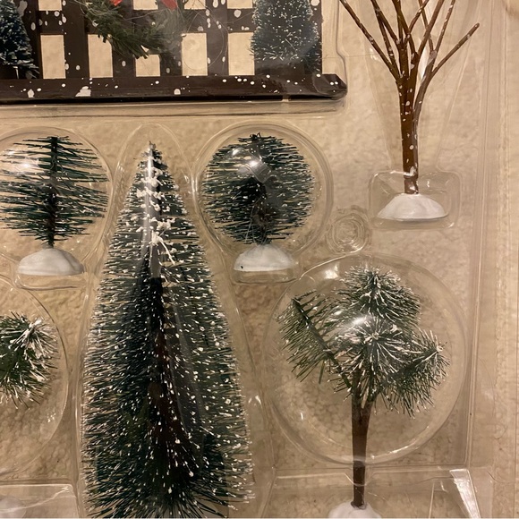 8pk Christmas Village Accessories (bottle brush trees, fence) - Picture 3 of 4
